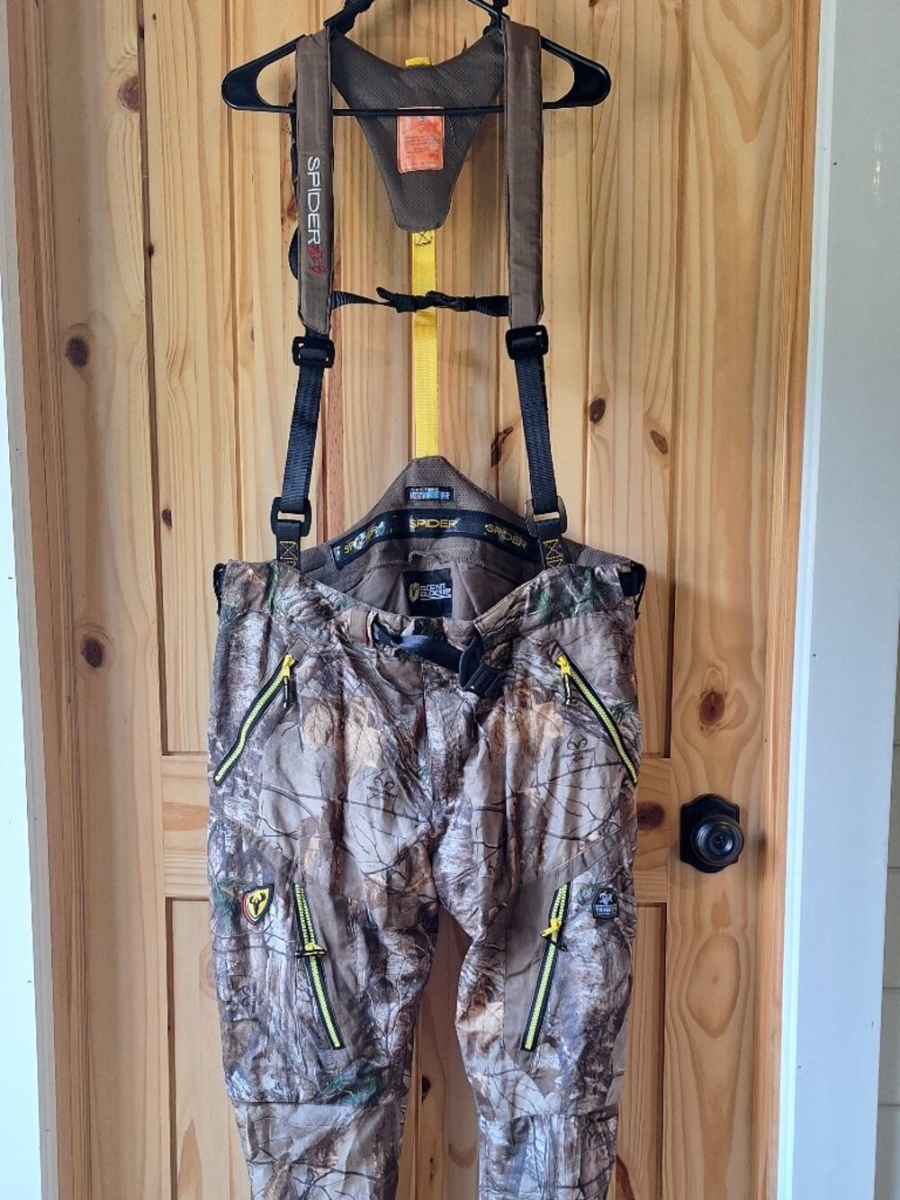 ScentBlocker Spider IV Camo Hunting Pants with Safety Harness – XL – 2010s Outdo